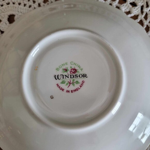 WINDSOR - Vintage Burgundy Red & Gold Porcelain Tea Cup - Picture 9 of 12